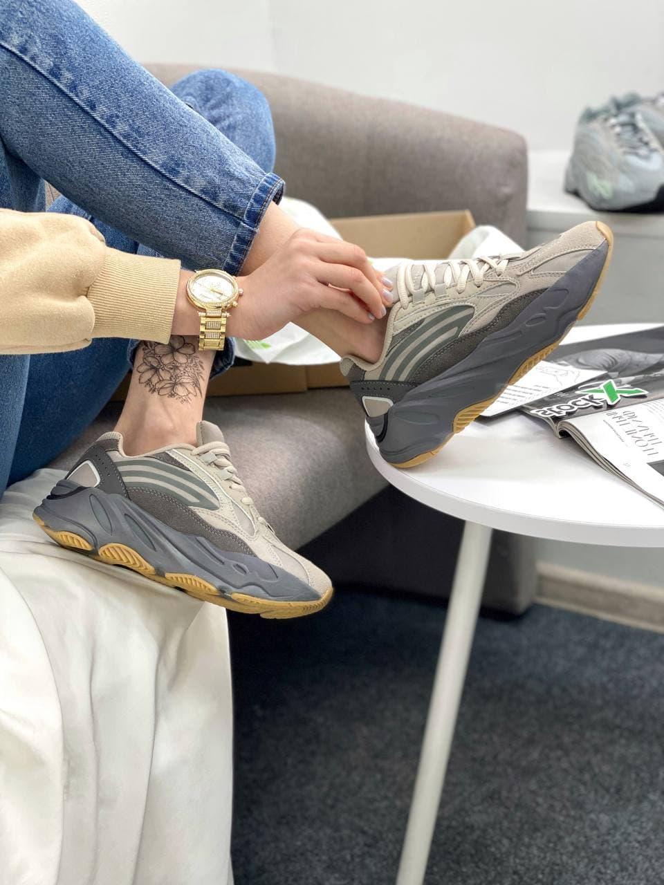 Adidas Yeezy Boost 700 V2 Tephra