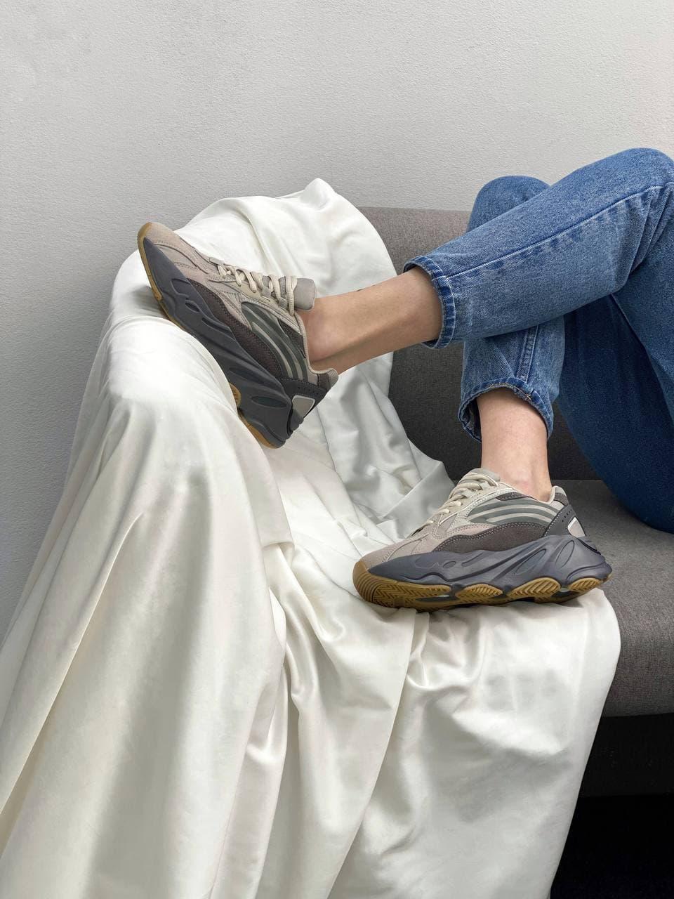 Adidas Yeezy Boost 700 V2 Tephra