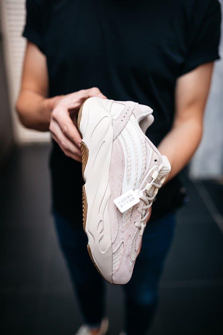 Adidas Yeezy Boost 700 V2 New 2019 Analog