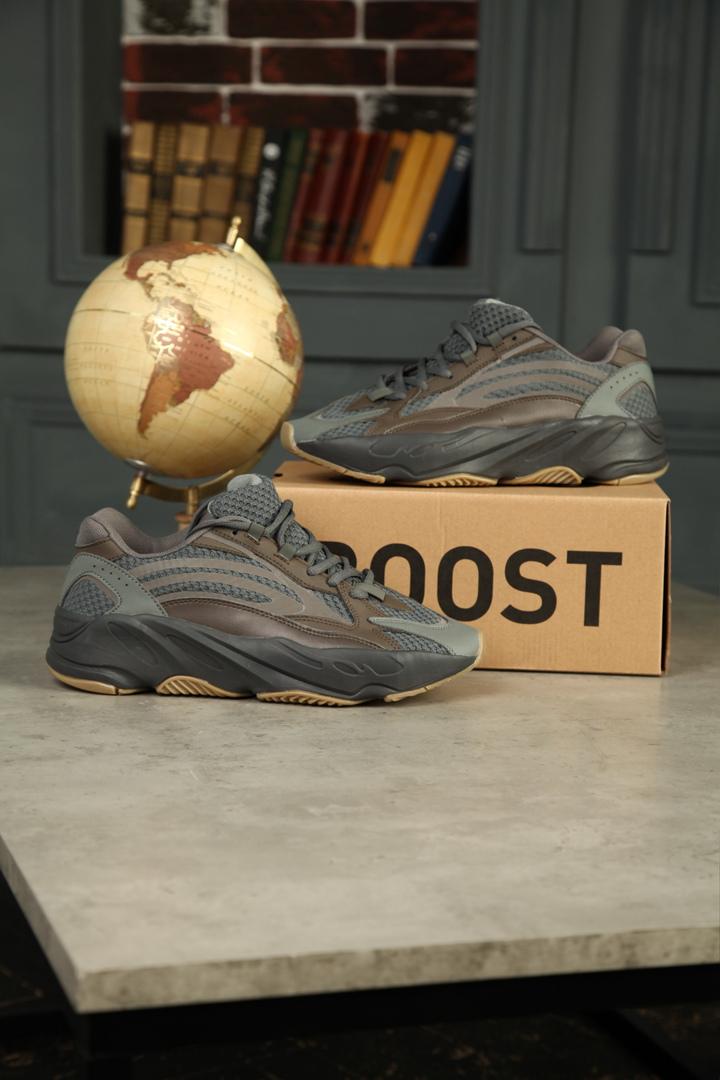 Adidas Yeezy Boost 700 V2 Geode Brown