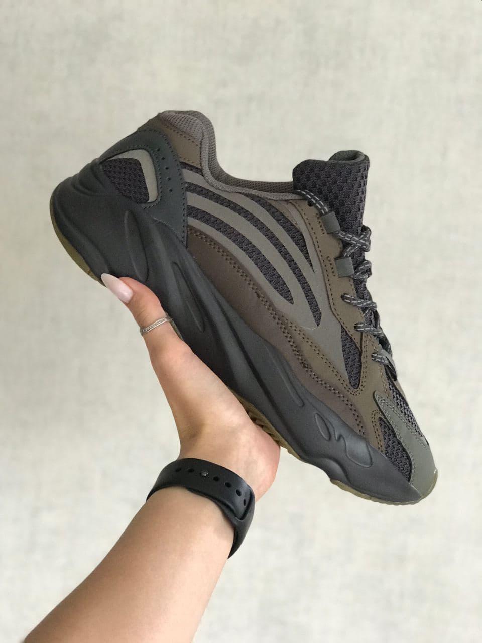 Adidas Yeezy Boost 700 V2 Geode Brown