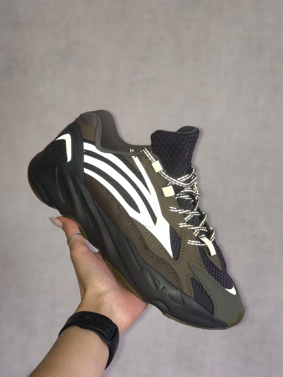 Adidas Yeezy Boost 700 V2 Geode Brown
