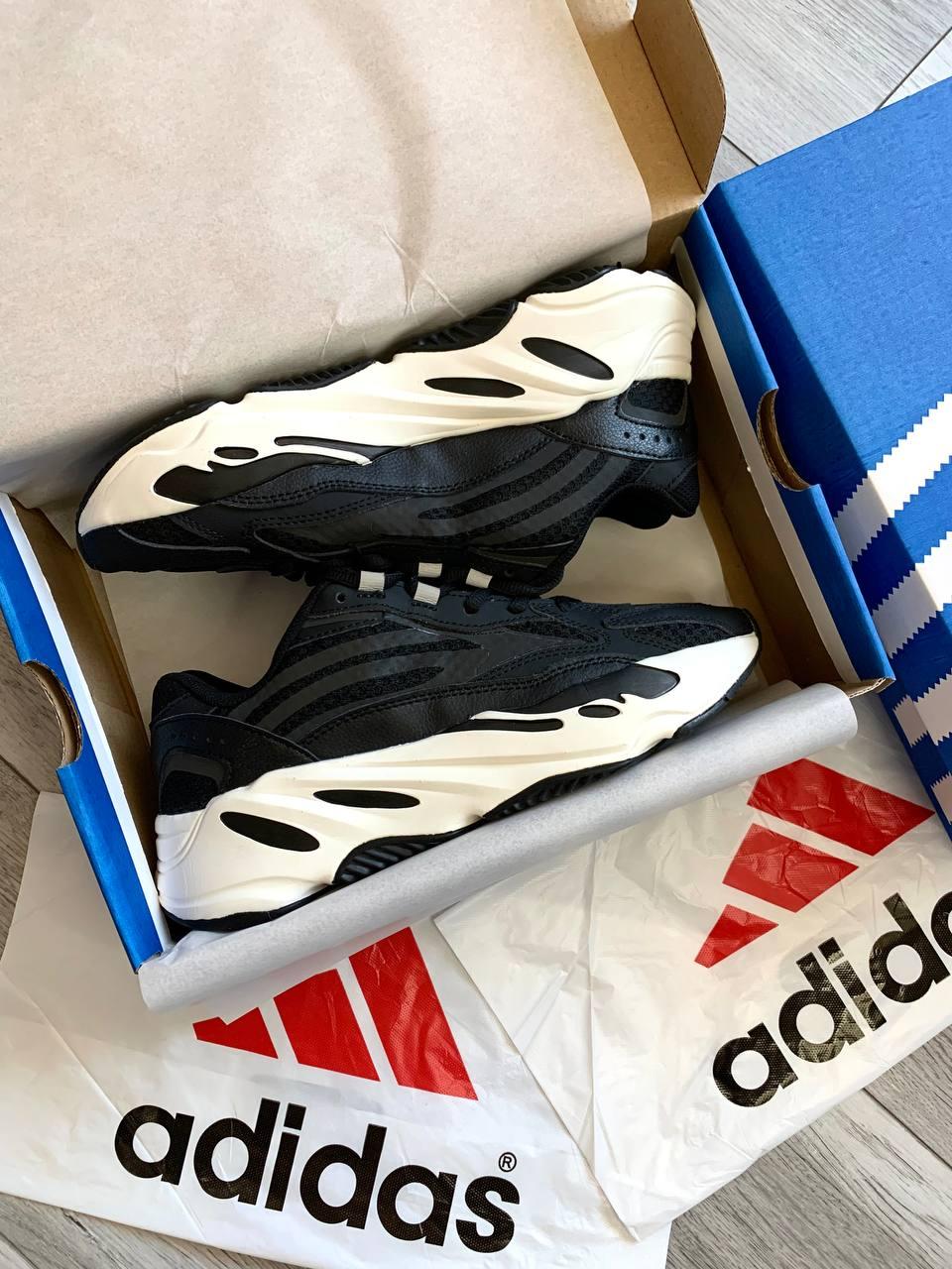 Adidas Yeezy Boost 700 V2 Black White