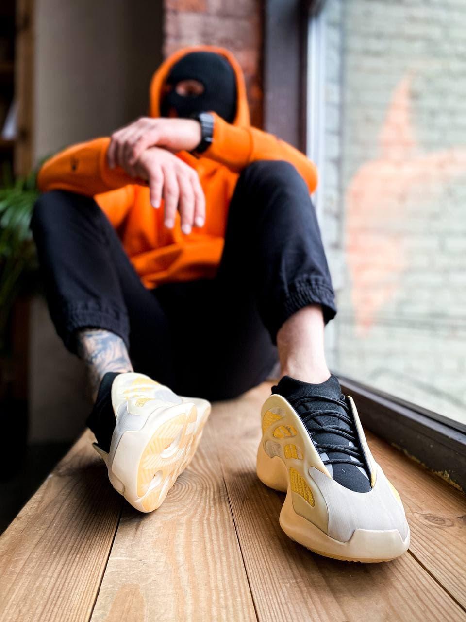 Adidas Yeezy Boost 700 V3 SRPHYM