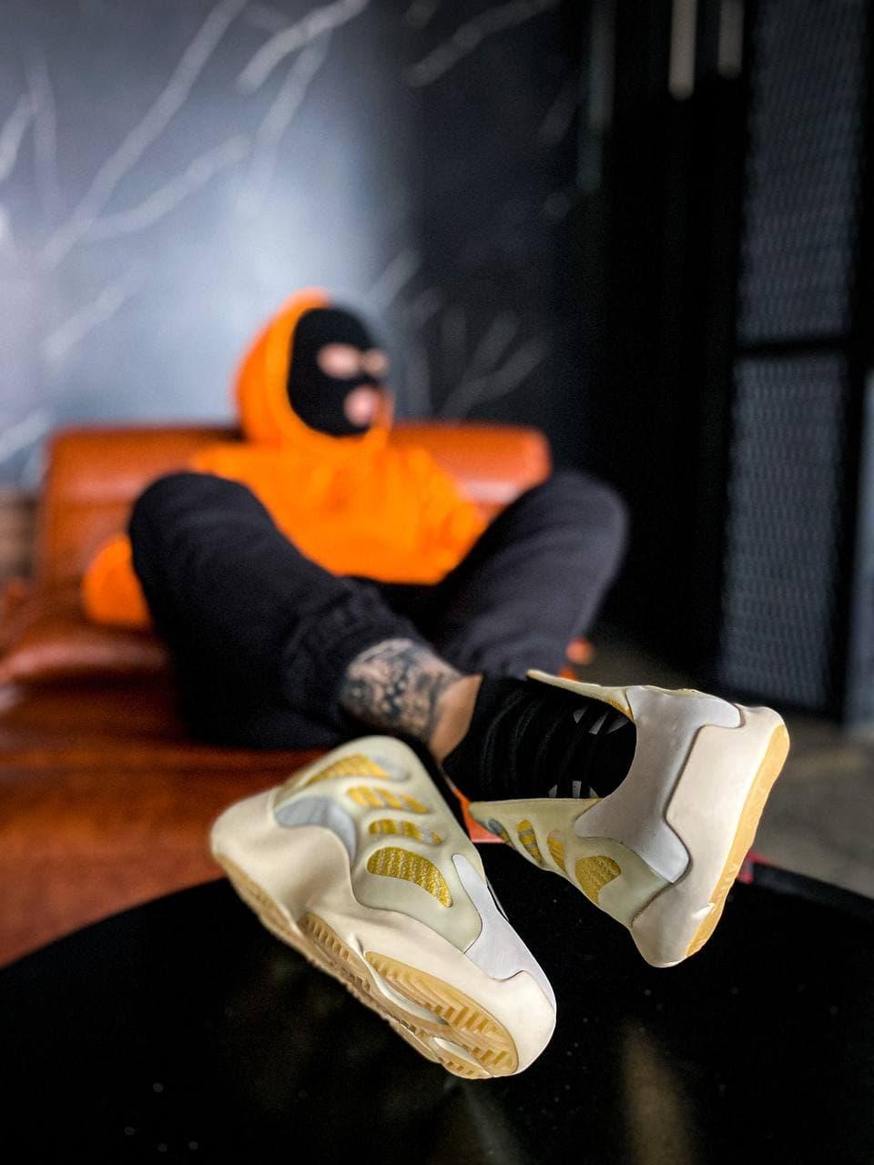 Adidas Yeezy Boost 700 V3 SRPHYM