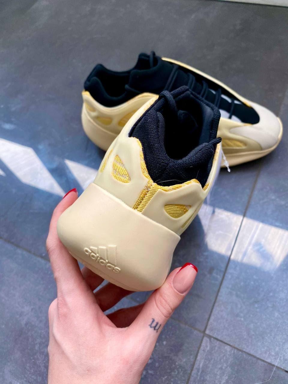 Adidas Yeezy Boost 700 V3 SRPHYM