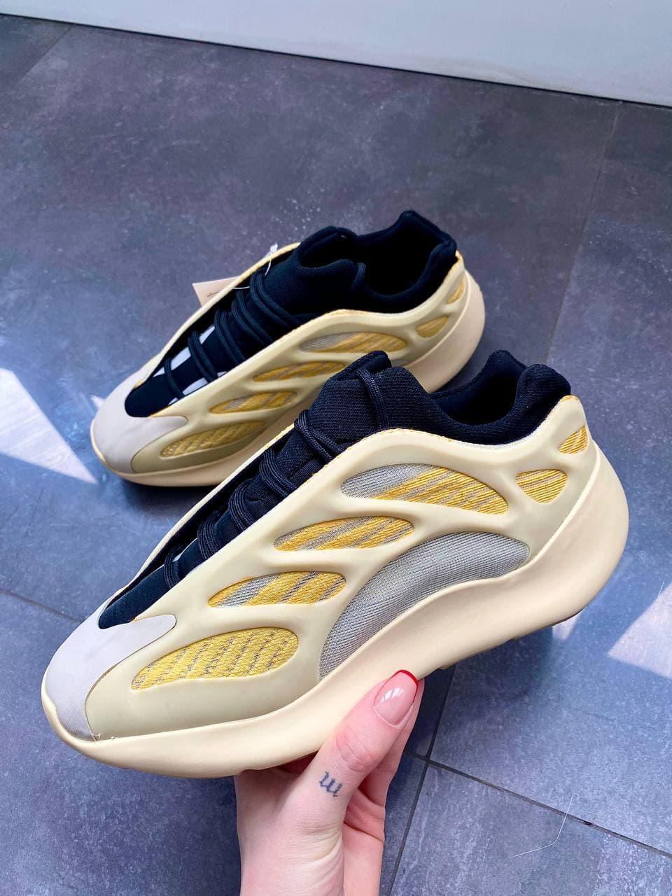 Adidas Yeezy Boost 700 V3 SRPHYM