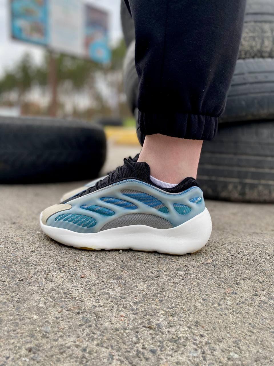 Adidas Yeezy Boost 700 V3 Kyanite 2