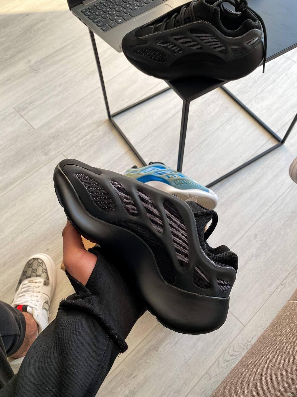 Adidas Yeezy Boost 700 V3 Clay Brown