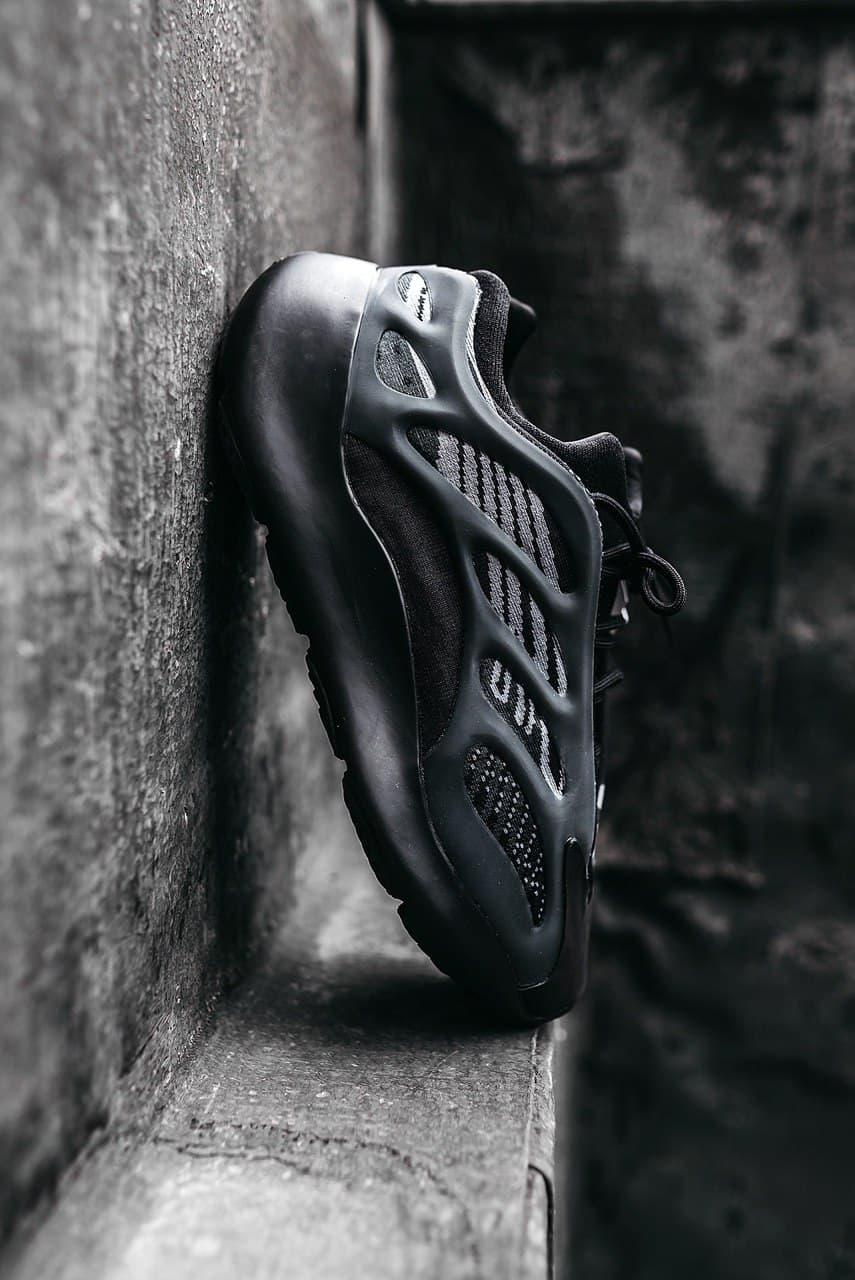 Adidas Yeezy Boost 700 V3 Black Alvah