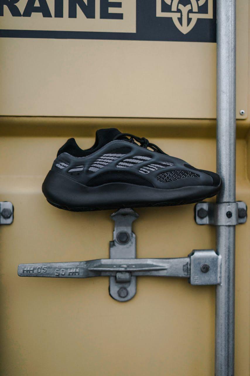 Adidas Yeezy Boost 700 V3 Black Alvah