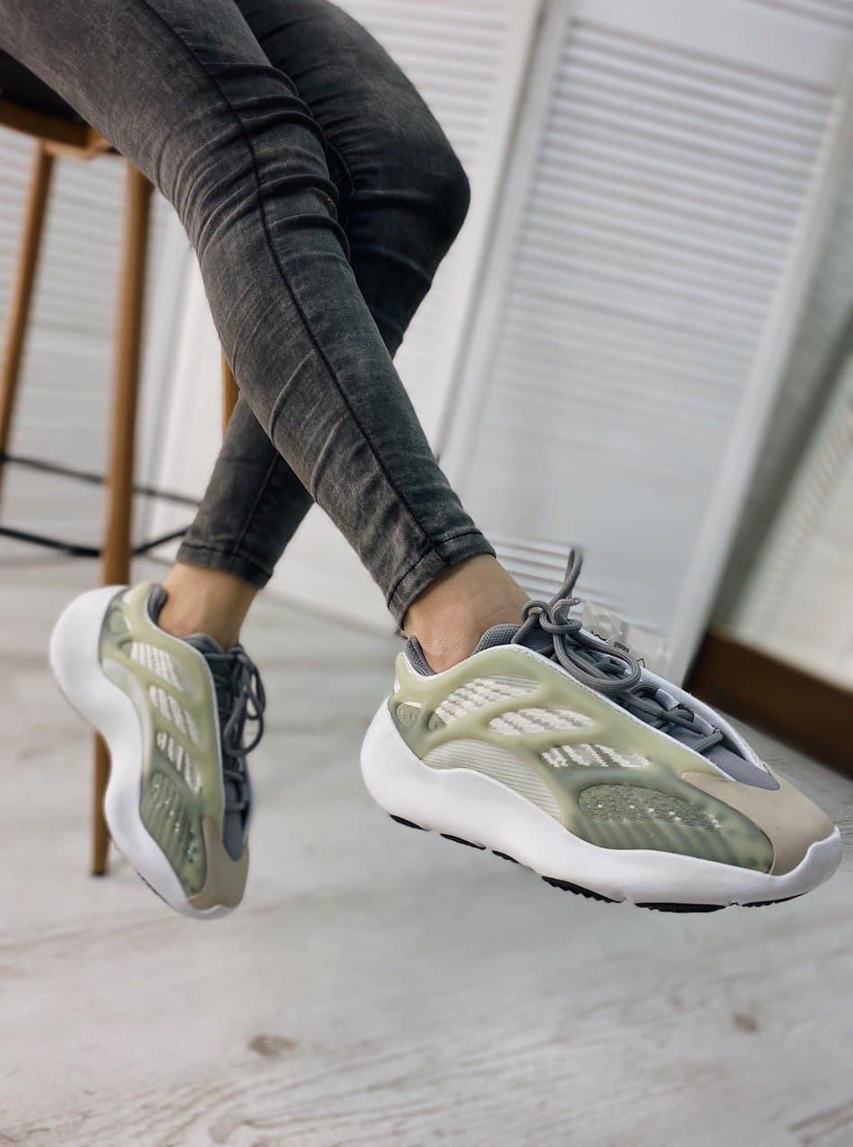 Adidas Yeezy Boost 700 V3 White Tan Gray