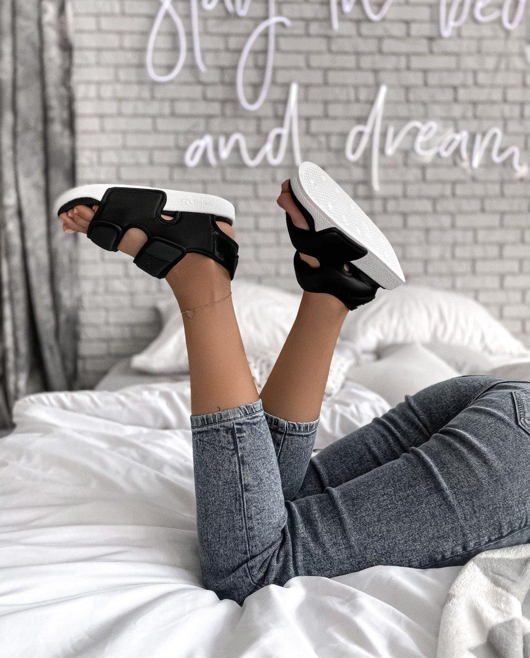 Adidas Black White 3