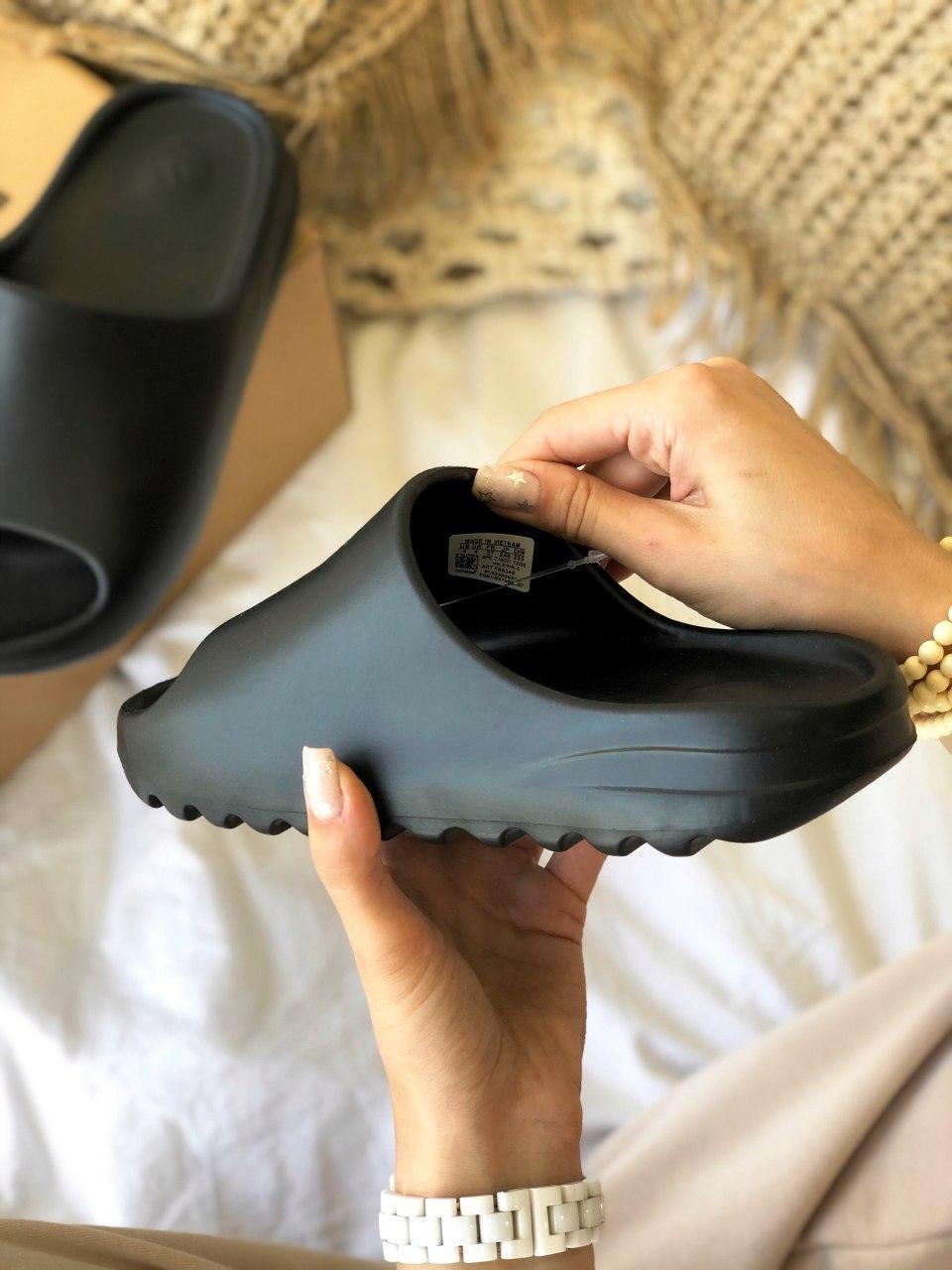 Adidas Yeezy Slide Black