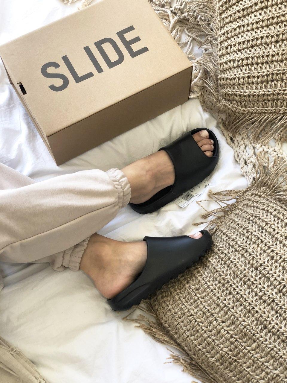 Adidas Yeezy Slide Black