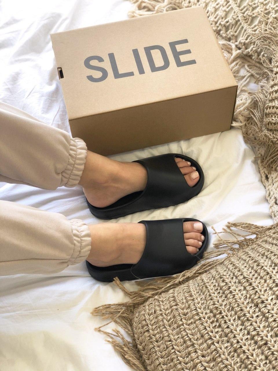 Adidas Yeezy Slide Black