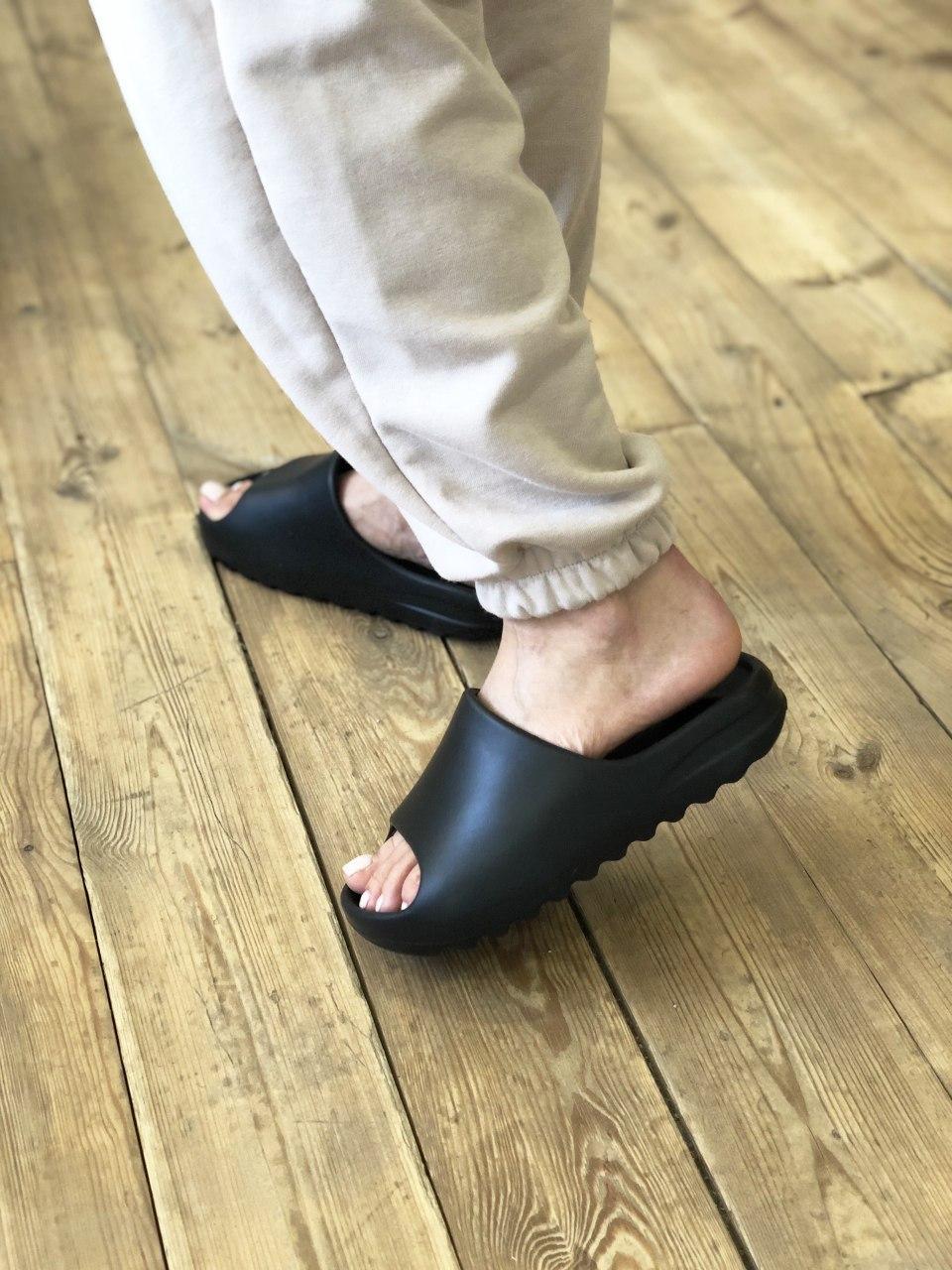 Adidas Yeezy Slide Black