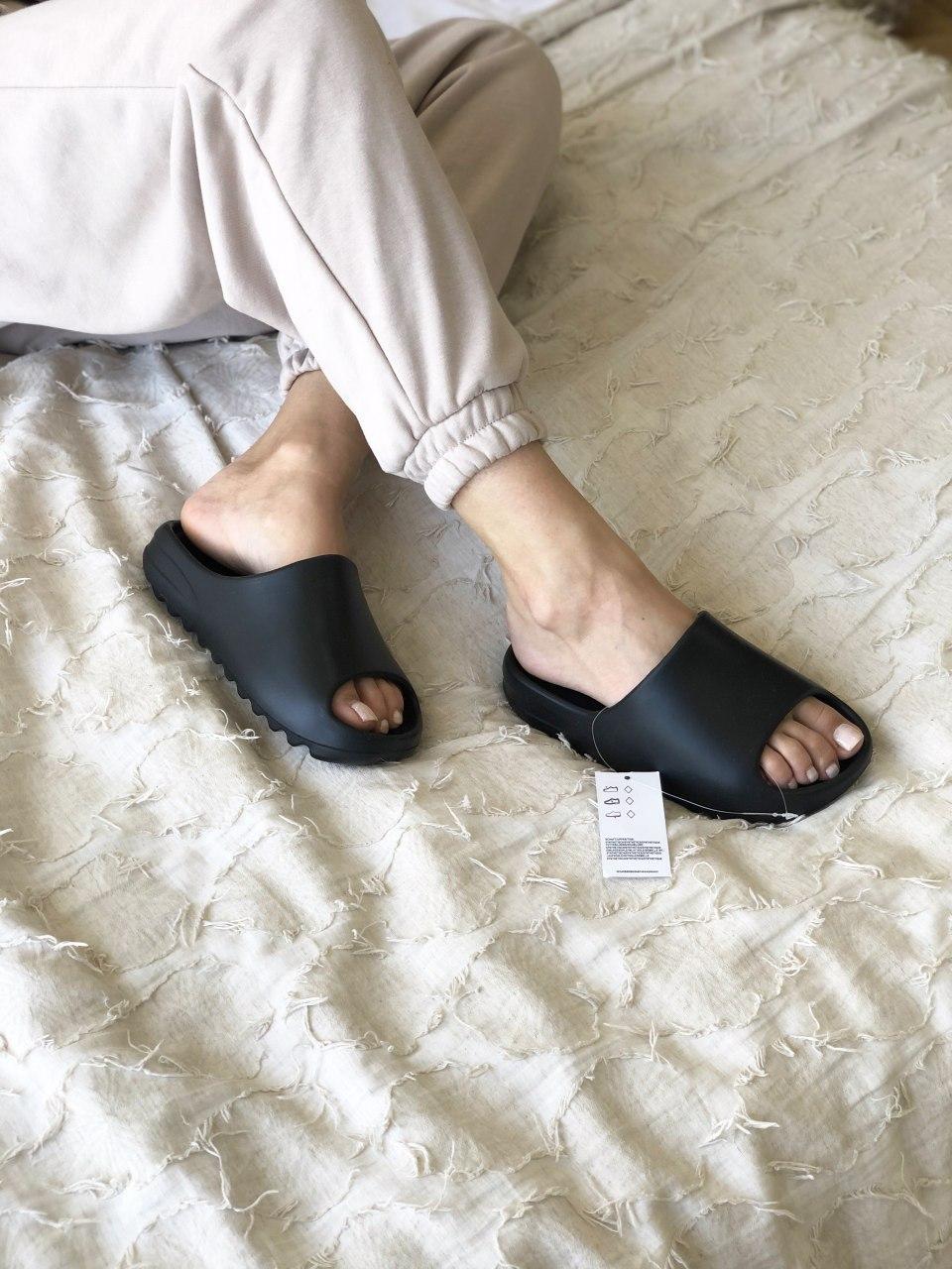 Adidas Yeezy Slide Black