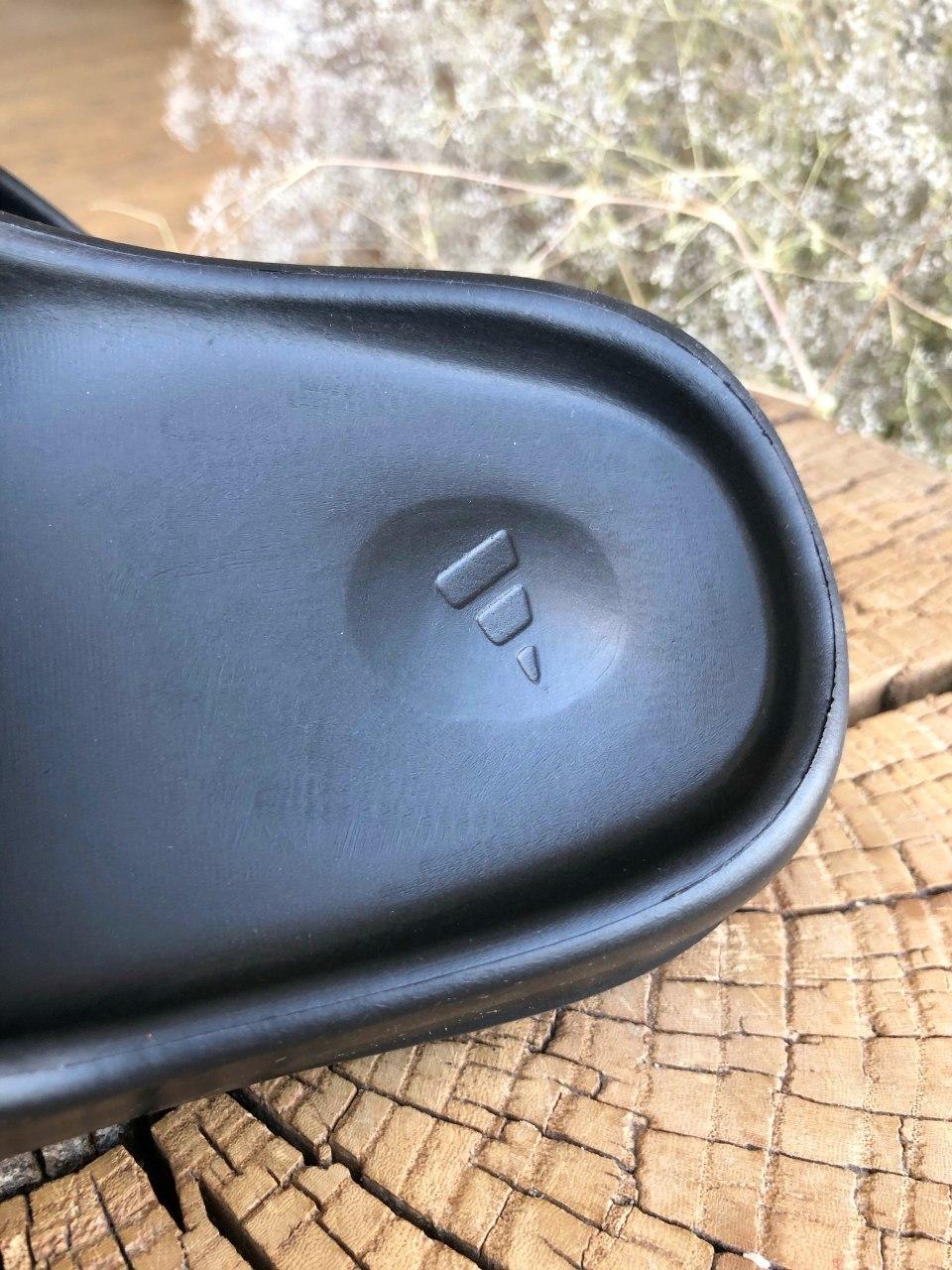 Adidas Yeezy Slide Black