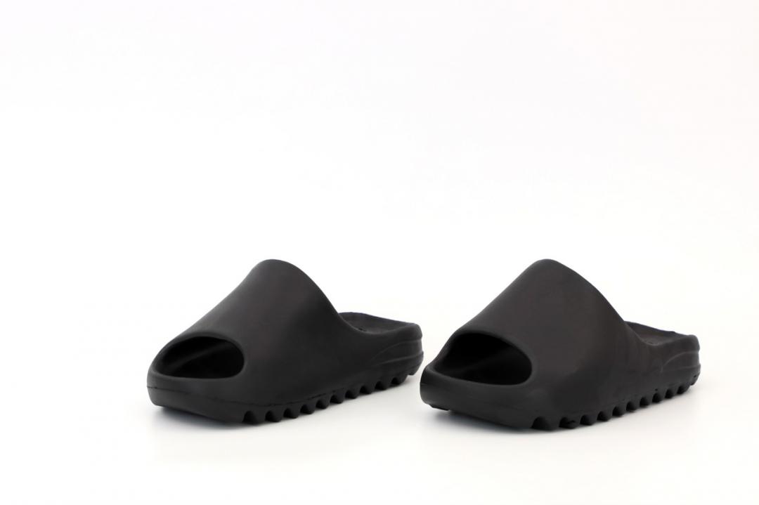 Adidas Yeezy Slide Black