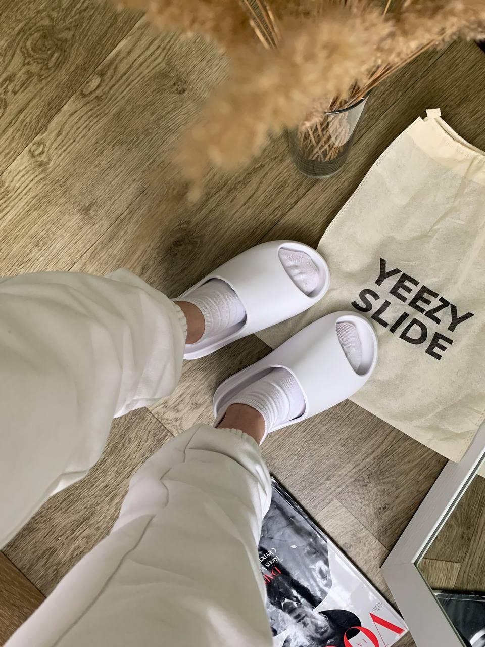Adidas Yeezy Slide White