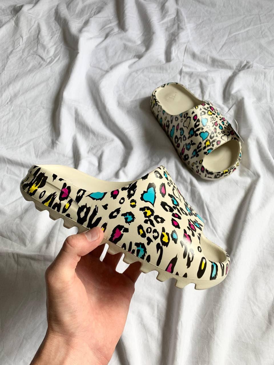 Adidas Yeezy Slide Graffiti 1