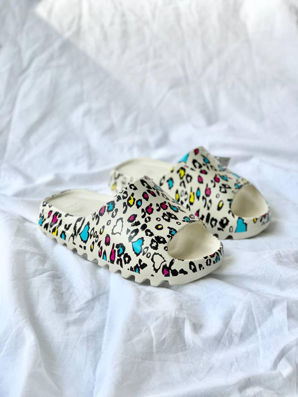 Adidas Yeezy Slide Graffiti 1