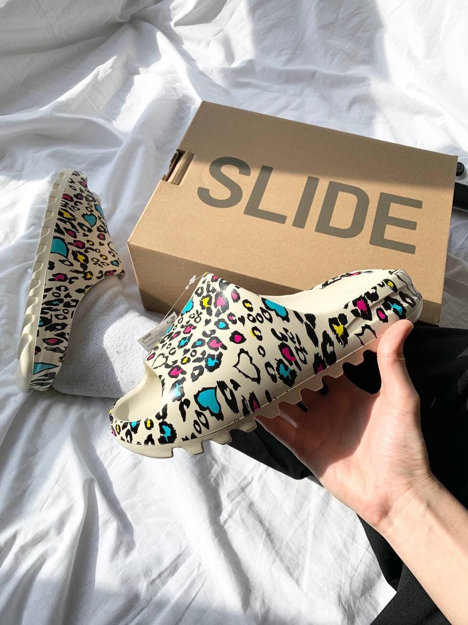 Adidas Yeezy Slide Graffiti 1