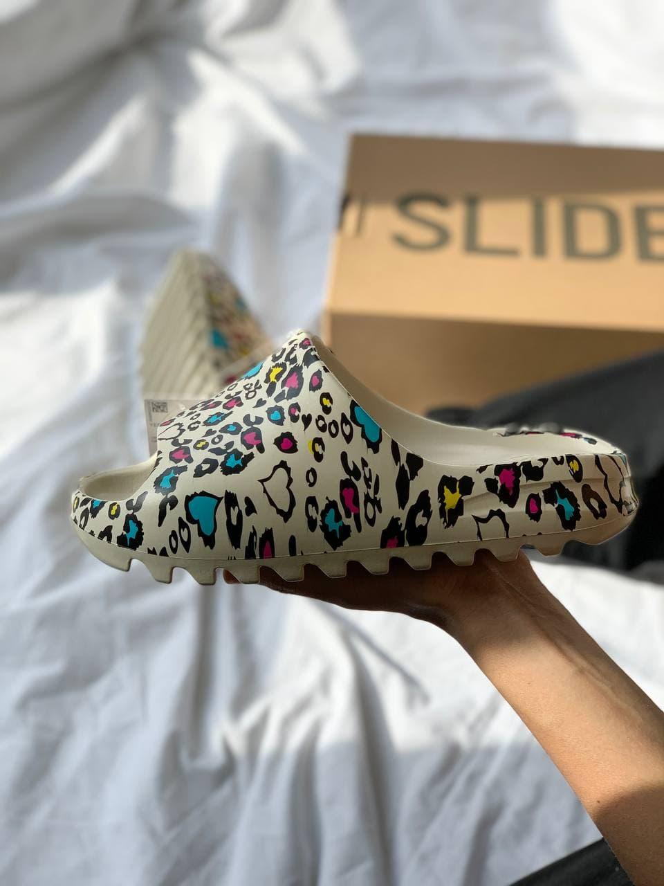 Adidas Yeezy Slide Graffiti 1