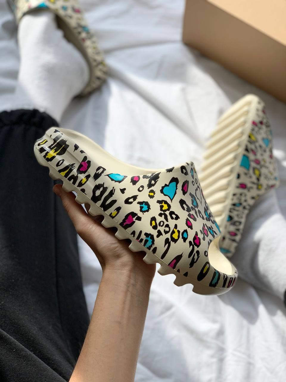 Adidas Yeezy Slide Graffiti 1