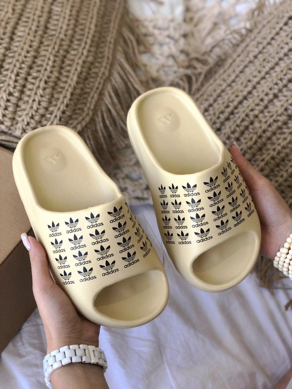 Adidas Yeezy Slide Logo
