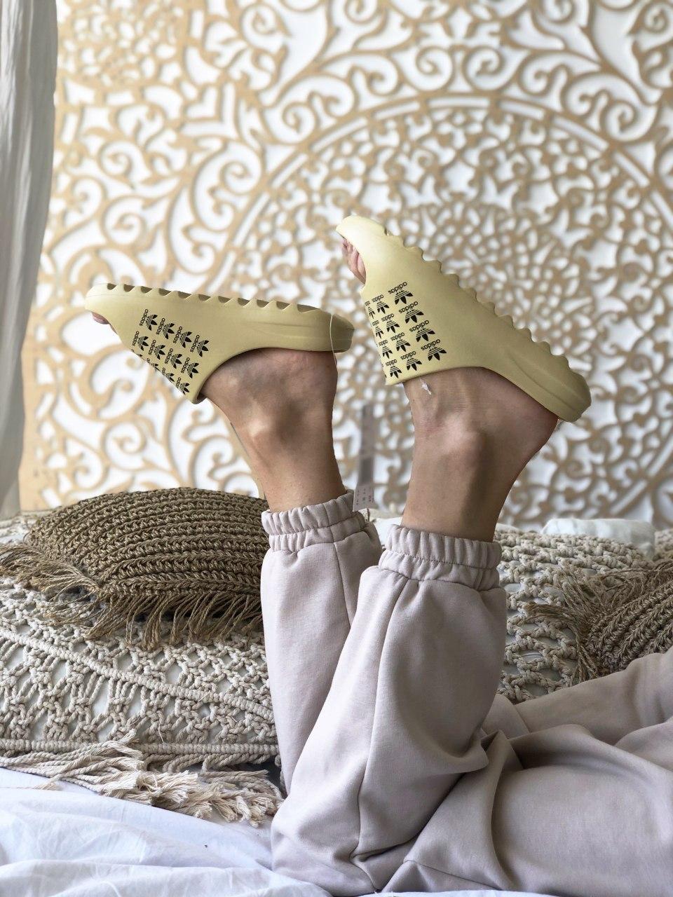 Adidas Yeezy Slide Logo