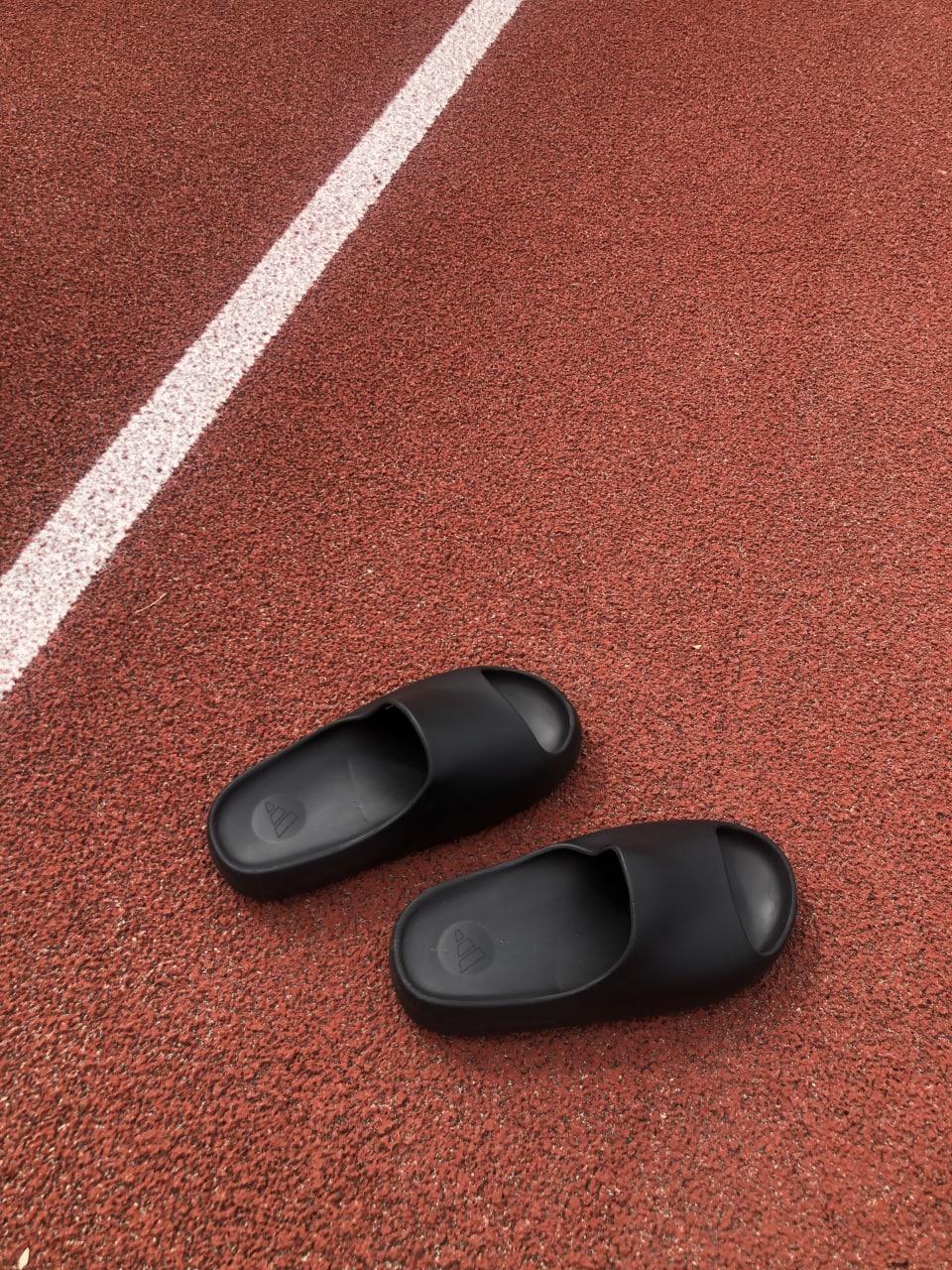 Adidas Yeezy Slide Black 2022