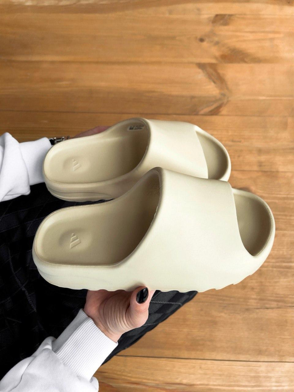 Adidas Yeezy Slide Bone 3