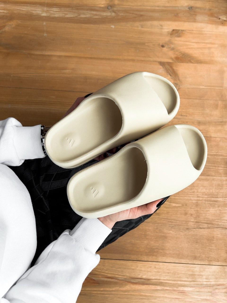 Adidas Yeezy Slide Bone 3