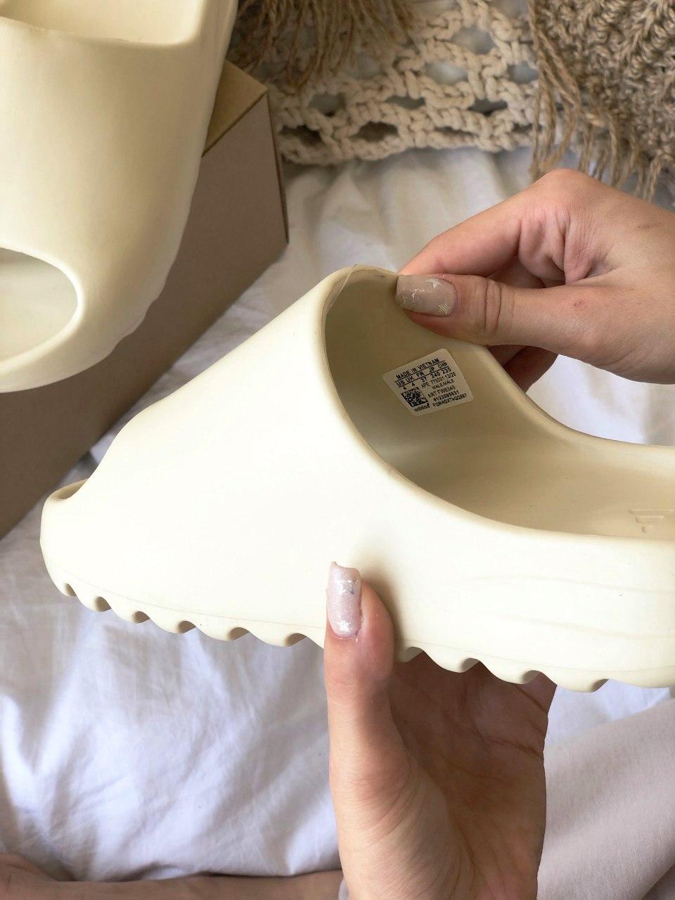 Adidas Yeezy Slide Bone 3