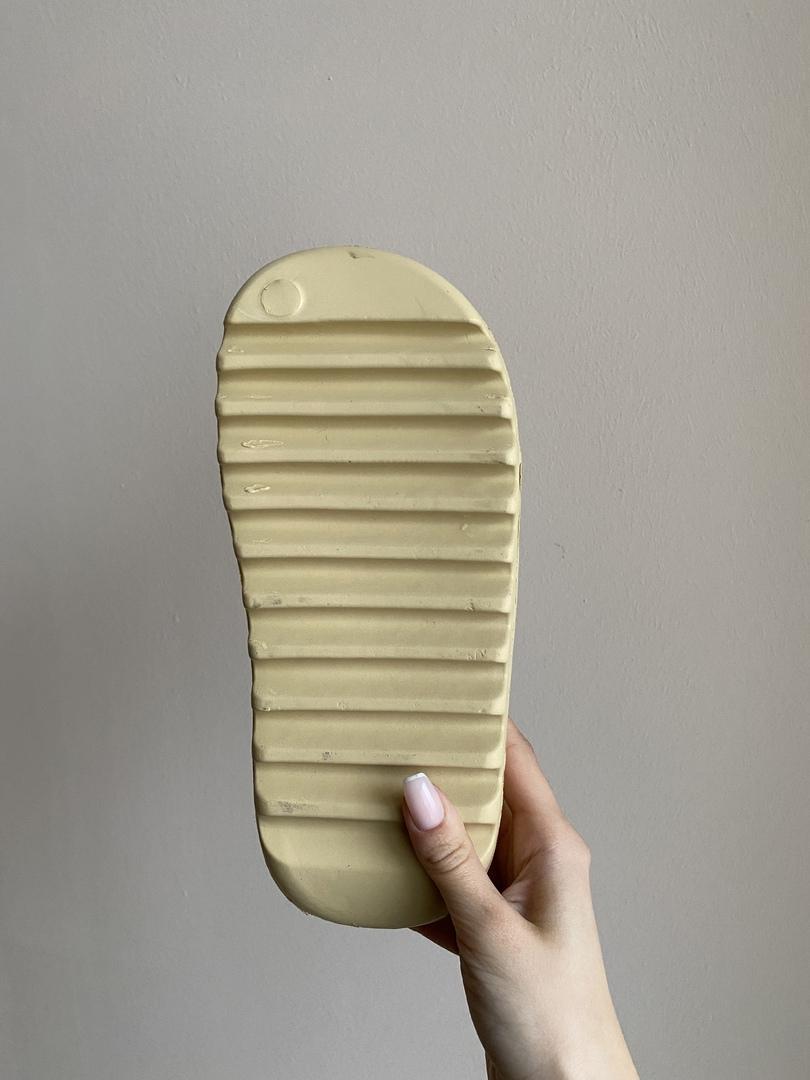 Adidas Yeezy Slide Earth Bone