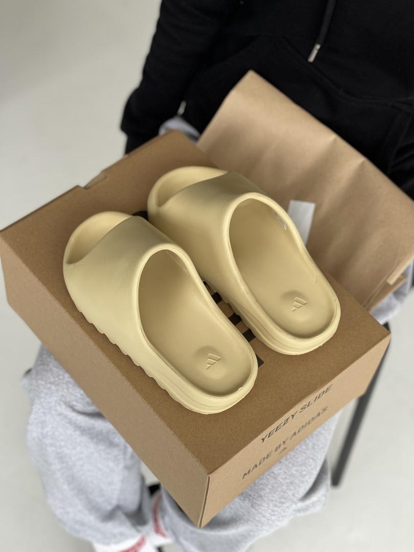 Adidas Yeezy Slide Earth Bone
