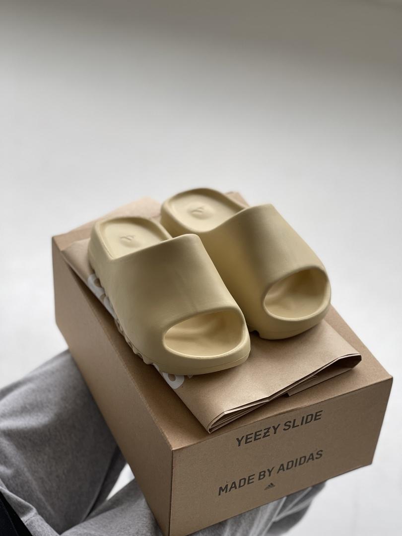 Adidas Yeezy Slide Earth Bone
