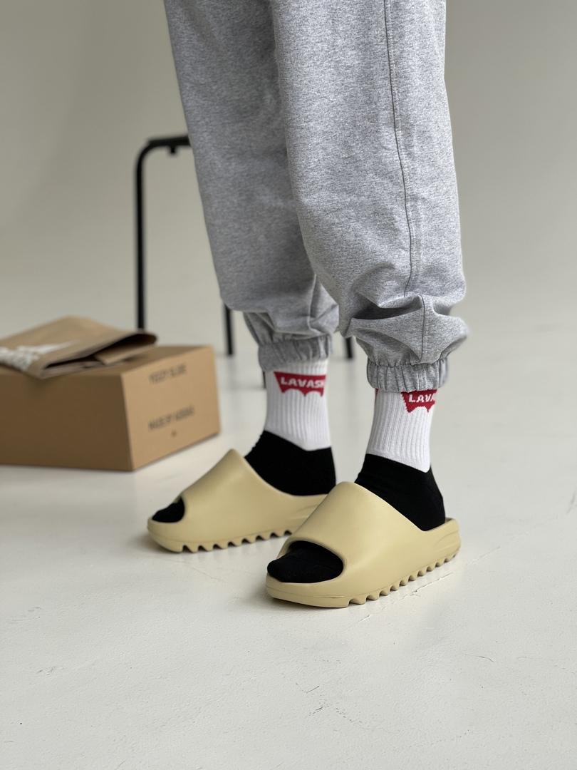 Adidas Yeezy Slide Earth Bone