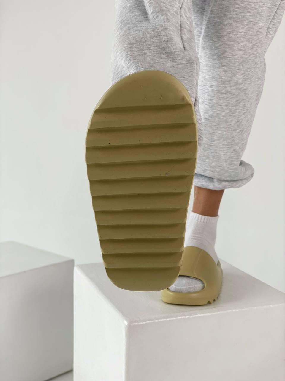 Adidas Yeezy Slide Earth Bone