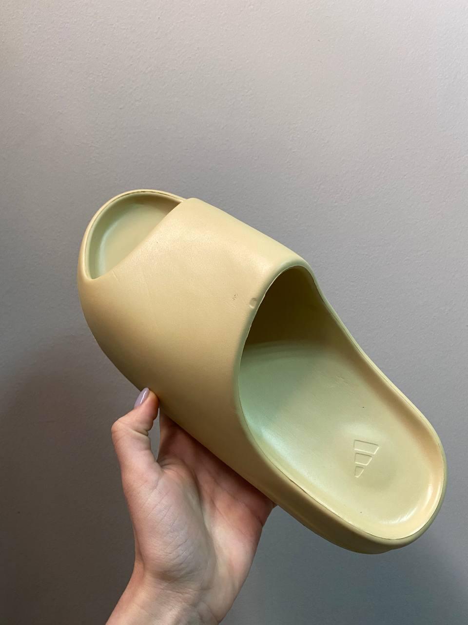 Adidas Yeezy Slide Earth Bone