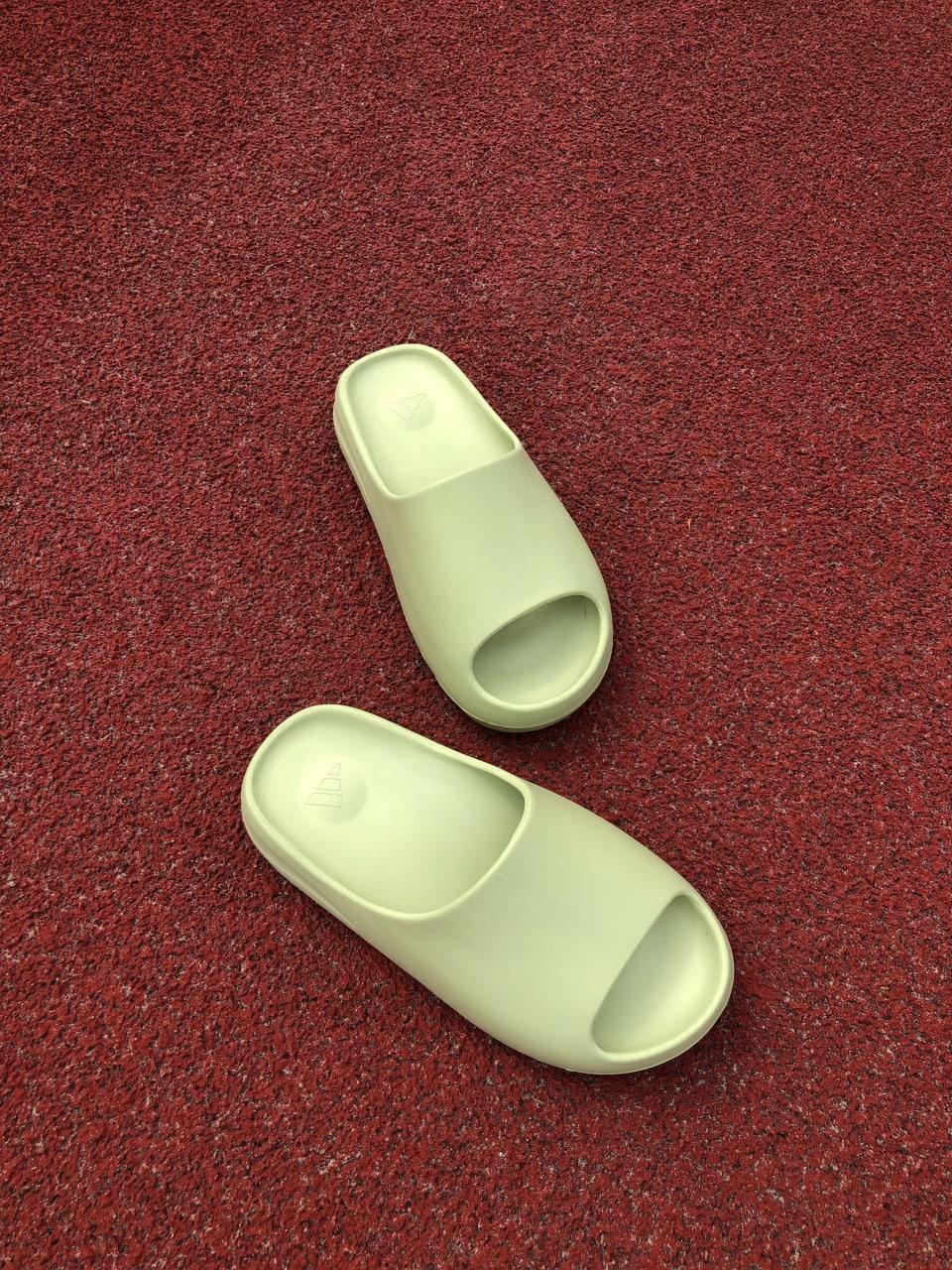 Adidas Yeezy Slide Resin Green