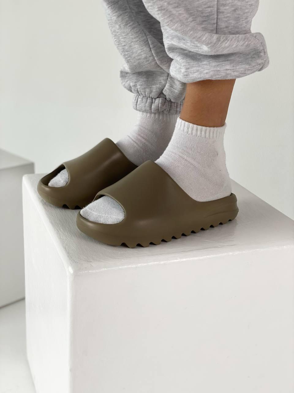 Adidas Yeezy Slide Earth Brown