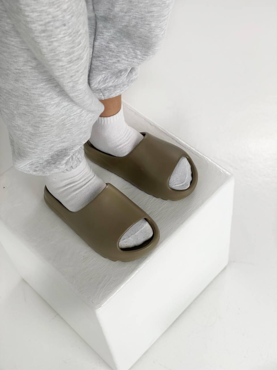Adidas Yeezy Slide Earth Brown