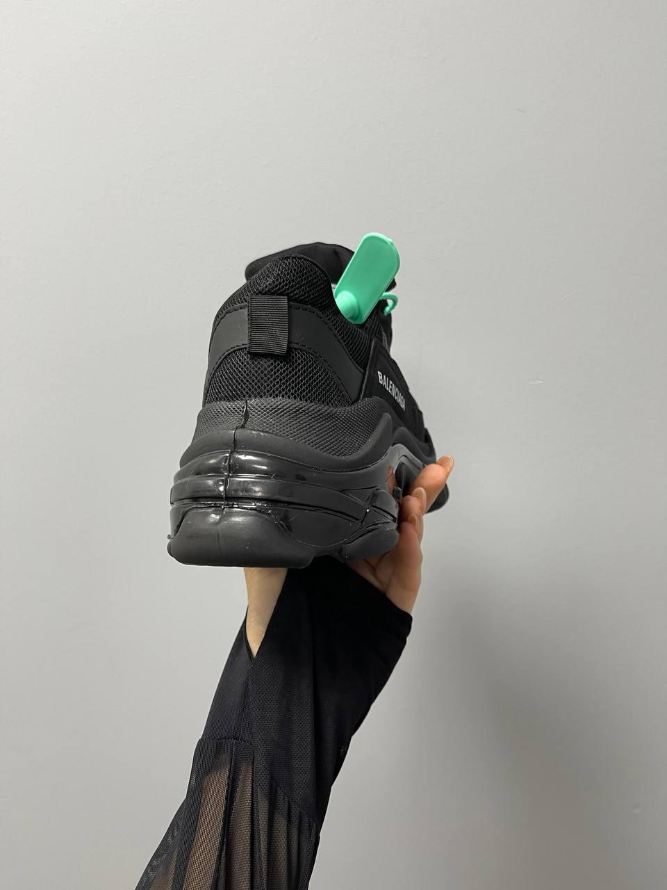Balenciaga Triple S Black