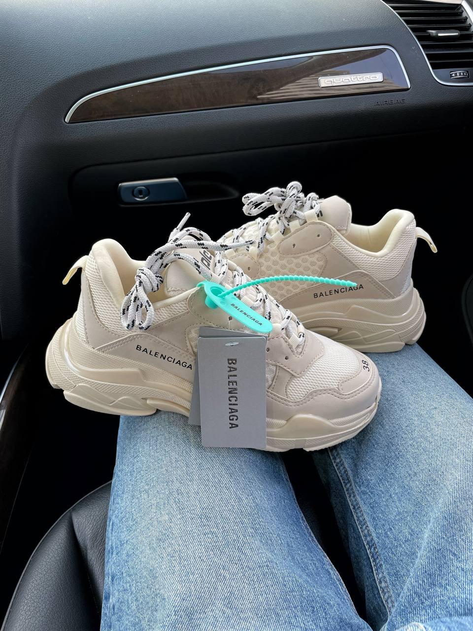 Balenciaga Balenciaga Triple S V1 Beige