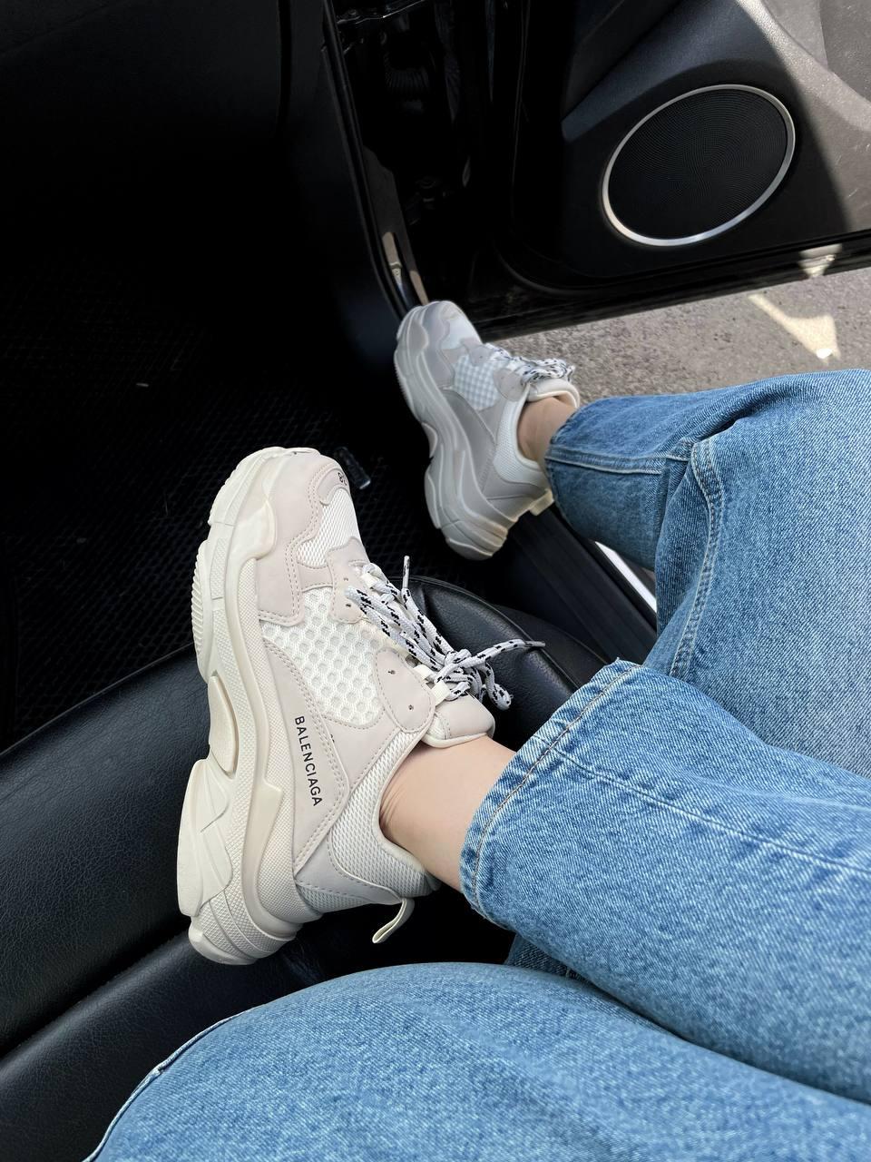 Balenciaga Balenciaga Triple S V1 Beige