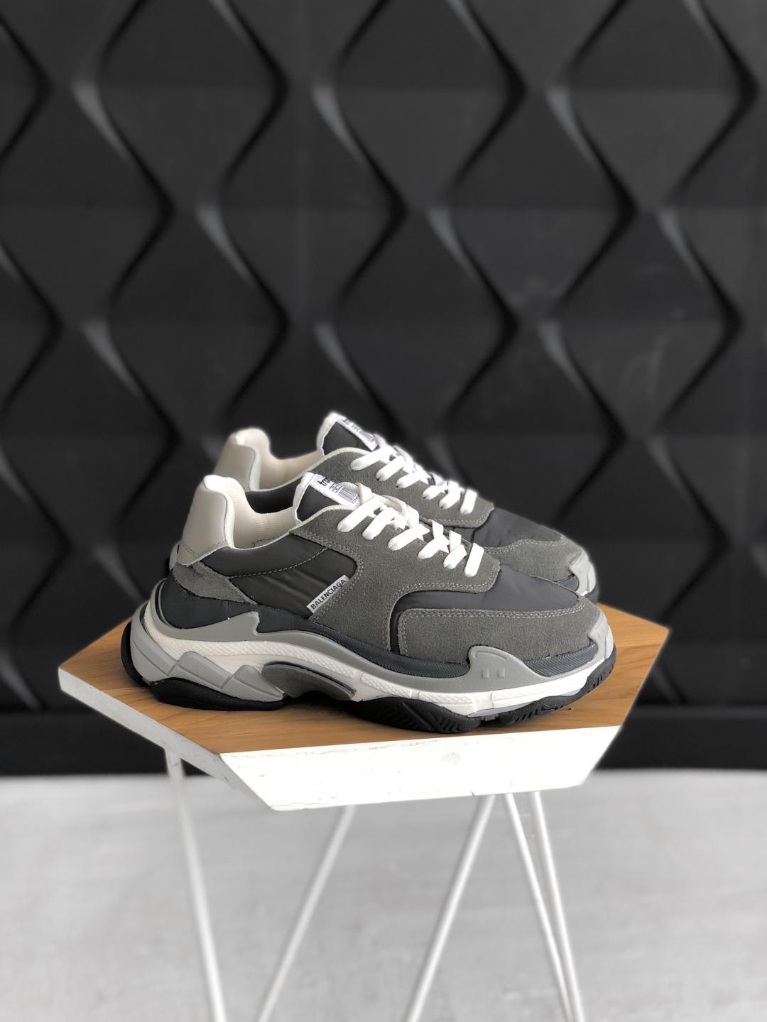 Balenciaga Triple S V2 Grey White