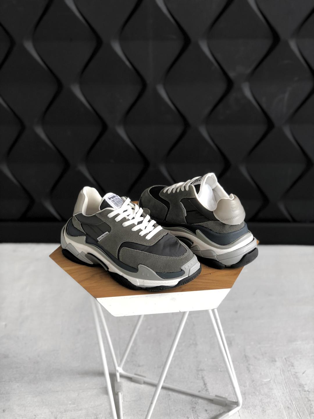 Balenciaga Triple S V2 Grey White